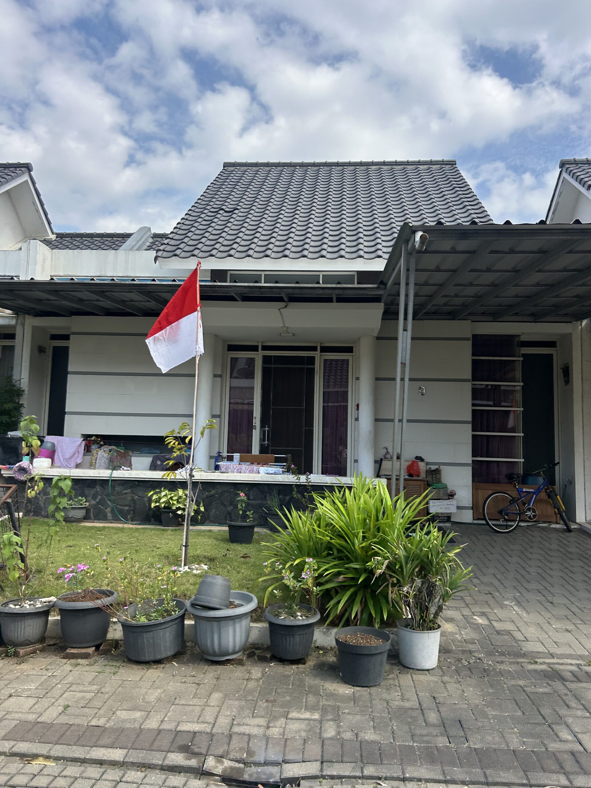 Cocok Untuk Rumah Tumbuh, Di Jual Cepat ! Di Kota Baru Parahyangan