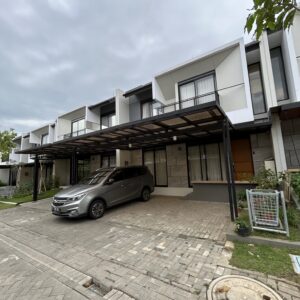 Alternative view of Dijual, Rumah Lokasi Strategis Di Kota Baru Parahyangan !