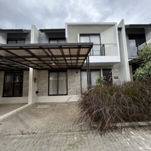 Dijual, Rumah Di Bawah Pasaran, Dekat Fasilitas Umum !