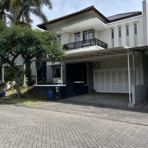 Cocok Buat Yang Ingin Ada Kolam Renang, Rumah di Kota Baru Parahyangan